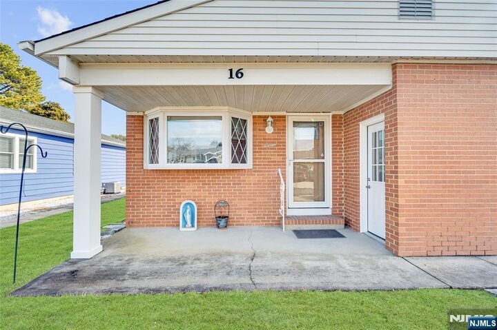 Property Photo:  16 Calalou Court  NJ 08757 