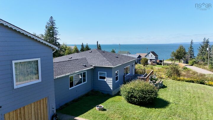 60 Cove Road — photo 1
