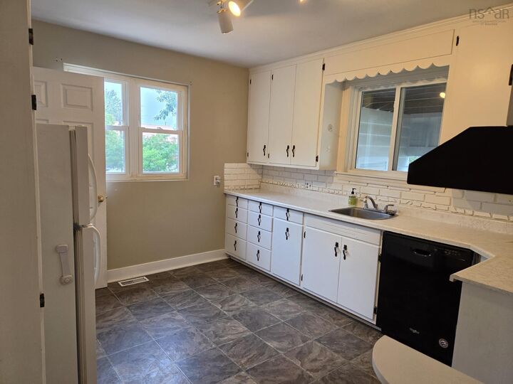 Property Photo: 95 Higgins St NS B2N 2L6