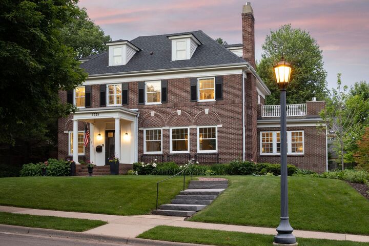 Property Photo: 1725 Knox Avenue S MN 55403