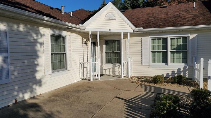 Property Photo:  48 Thompson Avenue W 40  MN 55118 