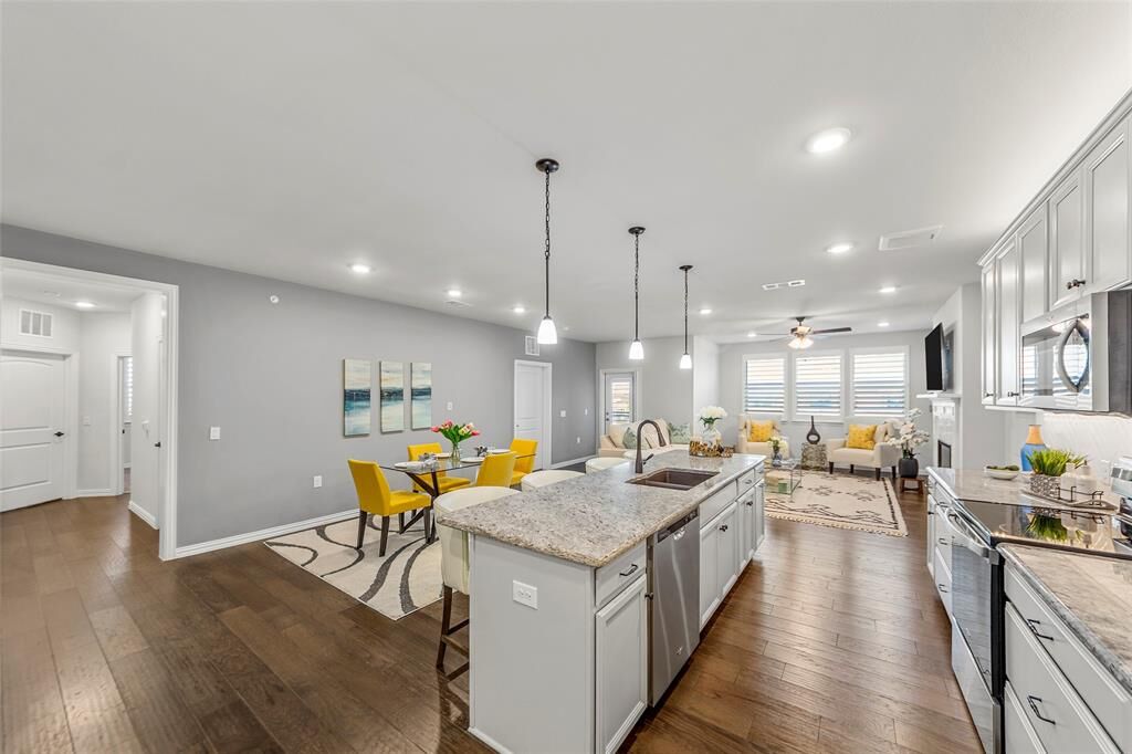Property Photo: 651 N Watters Road I 5407 TX 75013