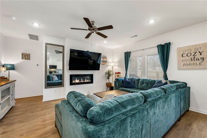 Property Photo:  1984 Larkspur Street  AR 72762 