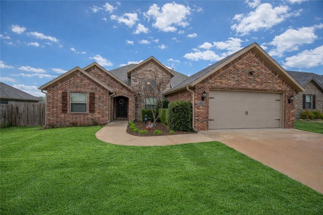 Property Photo:  955 Stone Street  AR 72718 