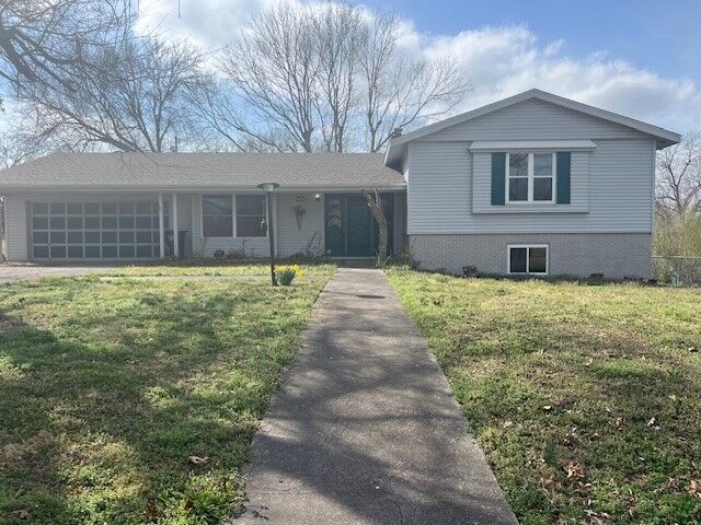 Property Photo:  304 N Battle Street  AR 72753 