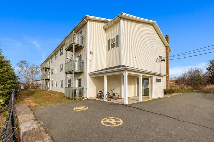 Property Photo: 49 Burns Avenue 103 PE C1E 0B9