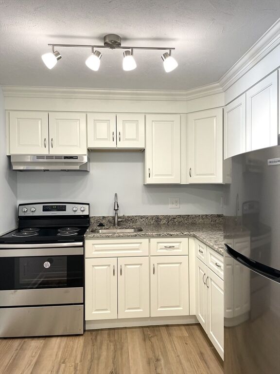 Property Photo: 37 Fountain Lane 4 MA 02190