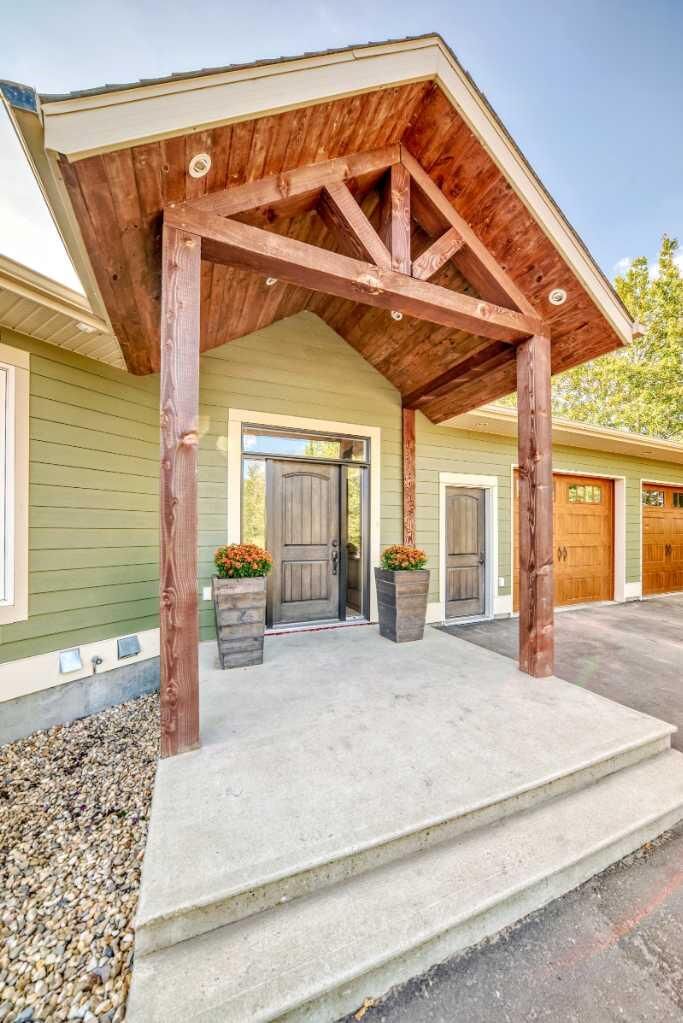 Property Photo: 254041 Township Road 435 AB T4J 1R2
