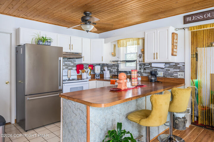 Property Photo: 5389 Vine Terrace PA 18466