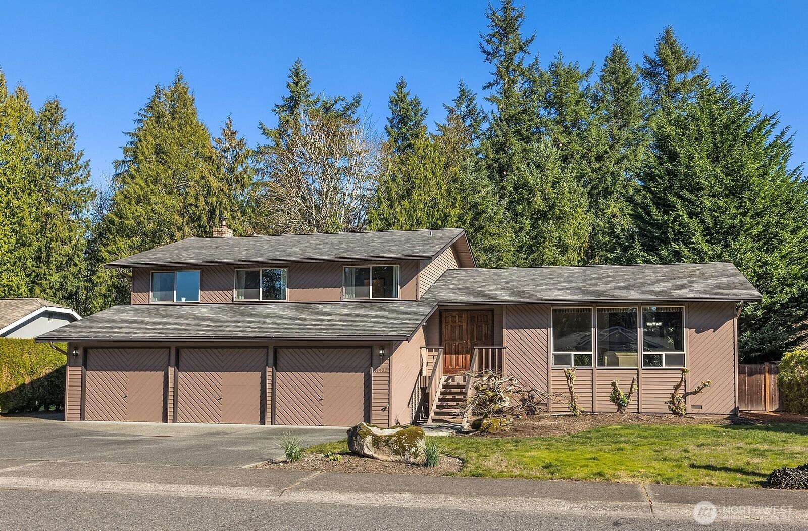 Property Photo:  14402  151st Place SE  WA 98059 