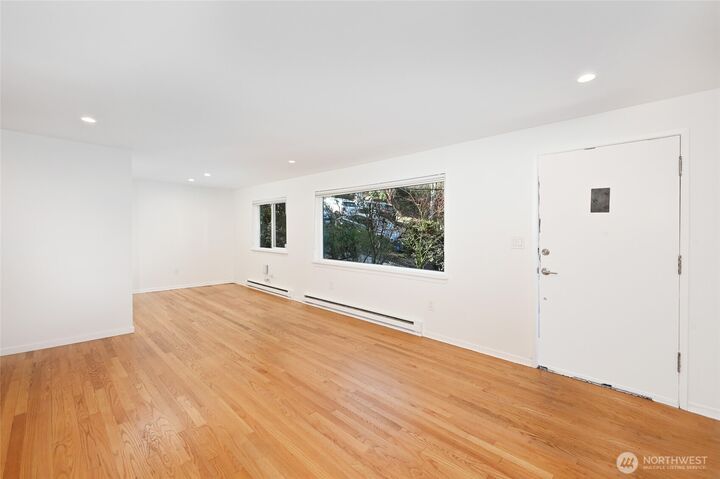 Property Photo: 2606 4th Avenue N WA 98109