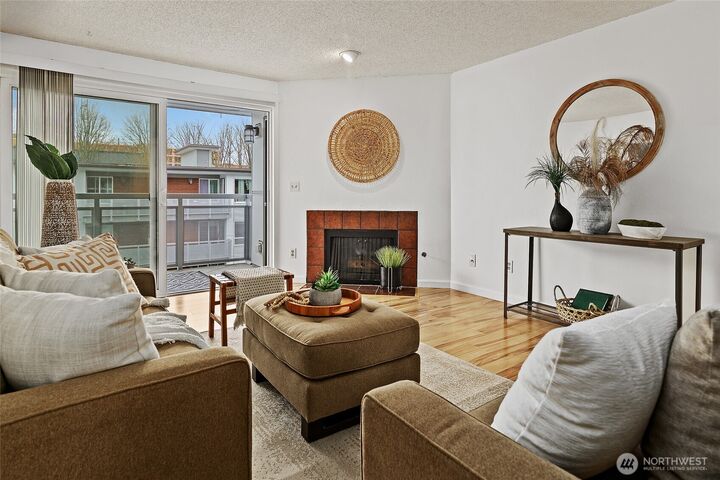 Property Photo: 10501 8th Avenue NE 406 WA 98125