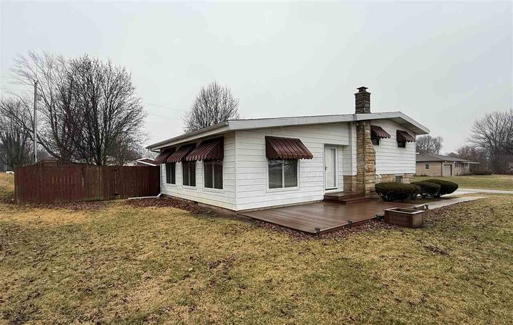 Property Photo:  3253 S State Road 103  IN 47362 