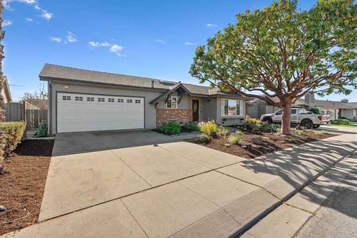 Property Photo: 15 Del Rey Circle CA 93901