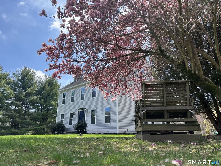 Property Photo:  6 Cornfield Lane  CT 06525 