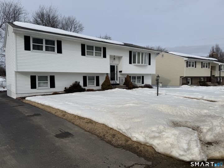 Property Photo:  78 Carriage Drive  CT 06708 