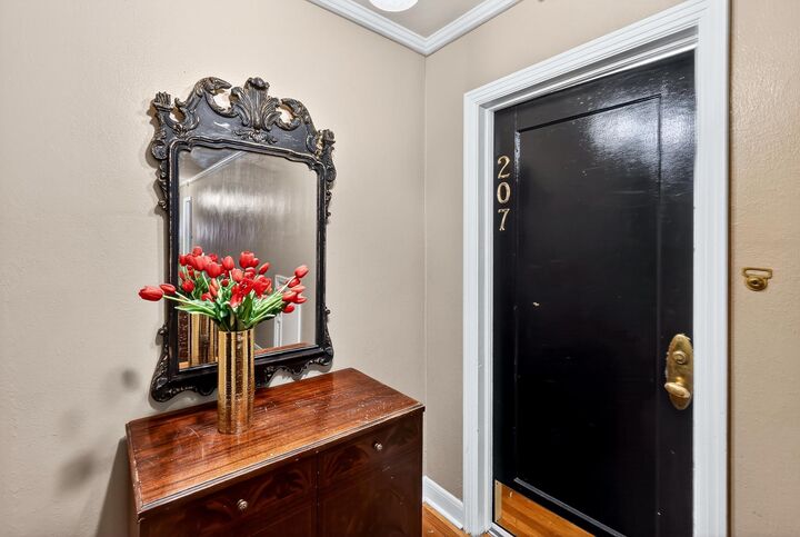 Property Photo:  704 W 6th Ave 207  WA 99204 