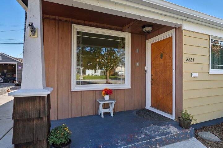 Property Photo:  2521 W Walton Ave  WA 99205 