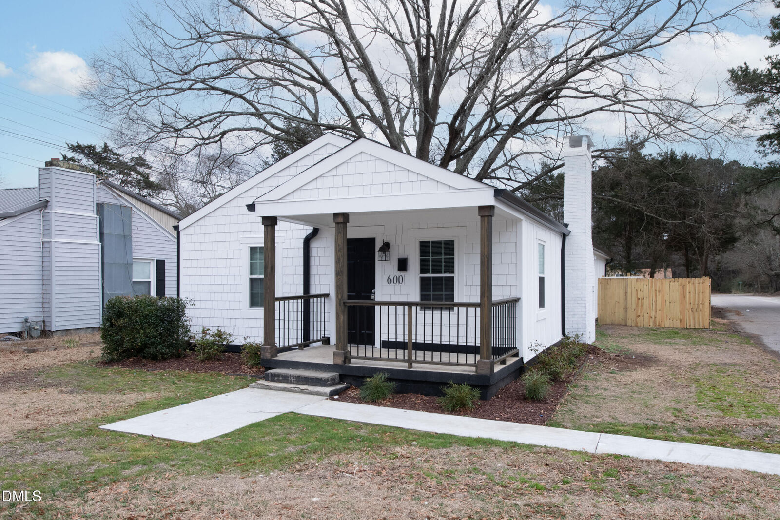 Property Photo:  600 E Lizzie Street  NC 27576 