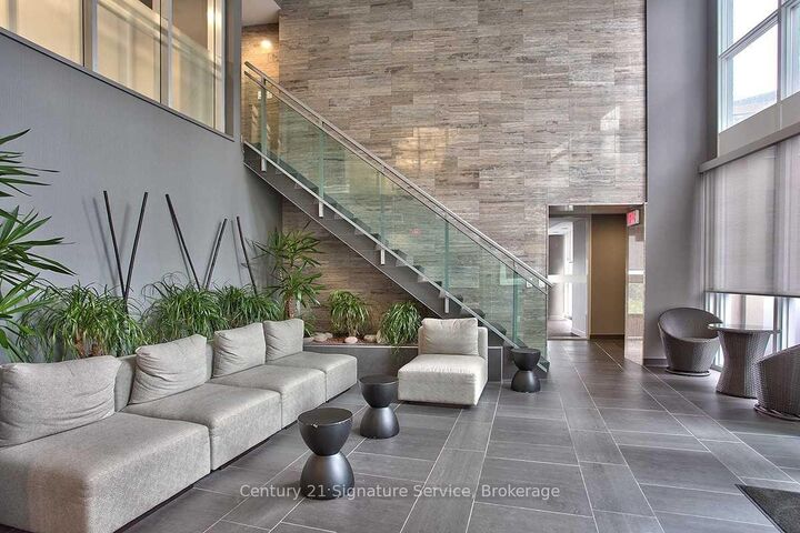 Property Photo:  223 Webb Drive 1606  ON L5B 0E8 