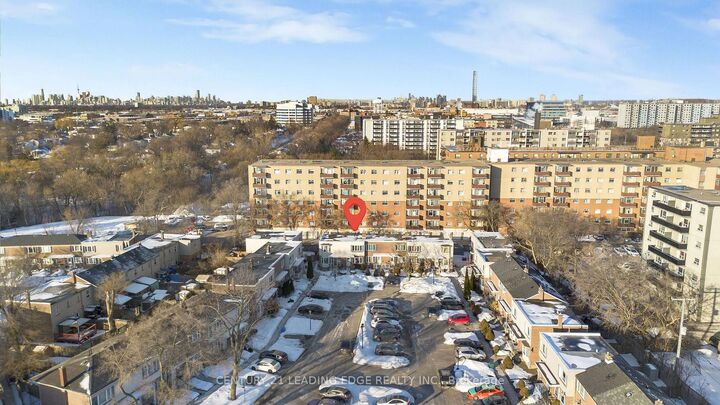 Property Photo:  740 Kennedy Road 57  ON M1K 2C5 