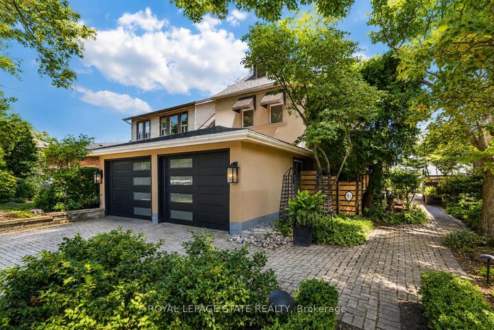 Property Photo: 91 Mountain Park Avenue ON L9A 1A1