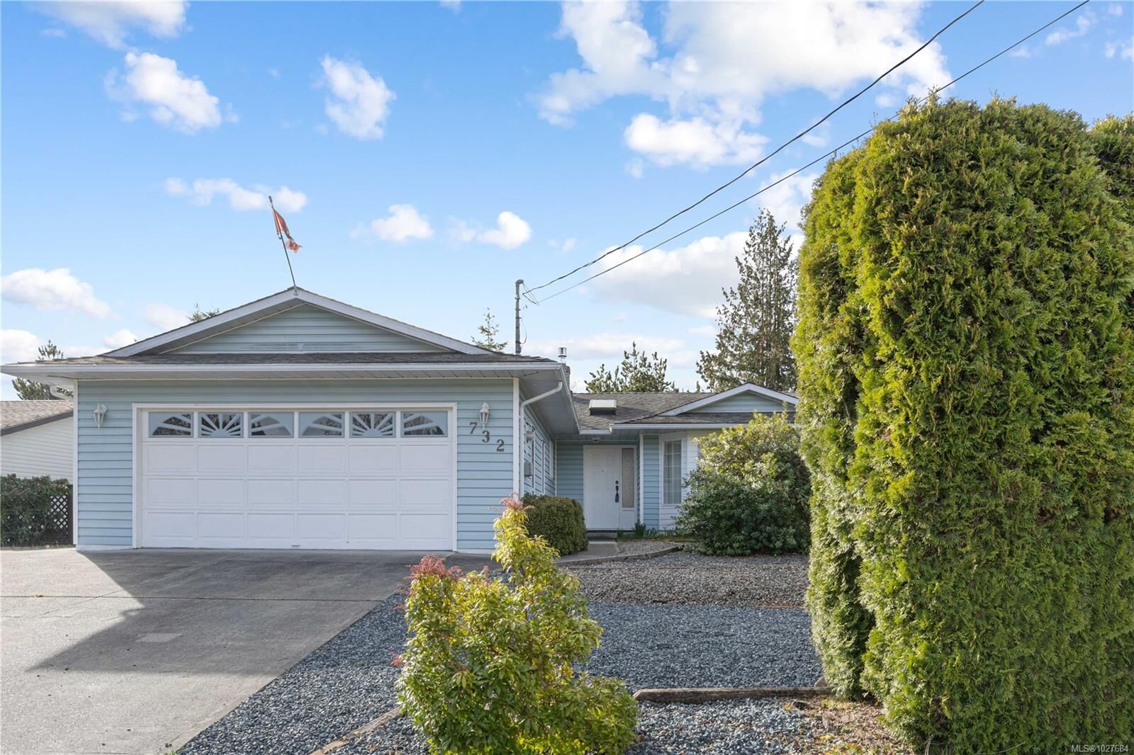 Property Photo:  732 Humphrey Rd  BC V9P 1C8 