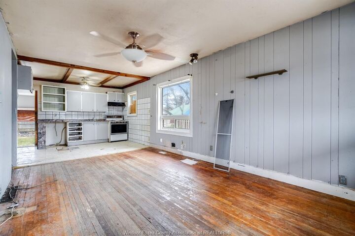 Property Photo:  1541 Albert  ON N8Y 3R3 