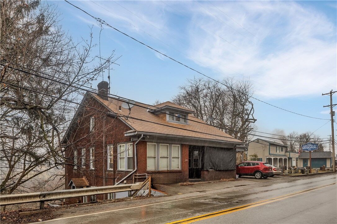 Property Photo:  123 Cemetery Ln  PA 15237 