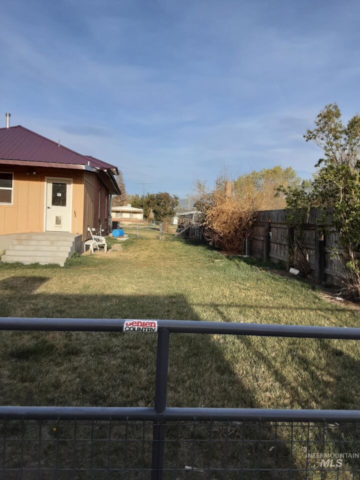 Property Photo:  145 N Lincoln  ID 83346 