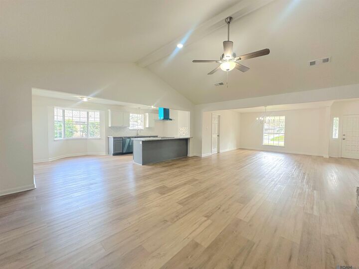 Property Photo:  11865 Parkbrook Ave  LA 70816 