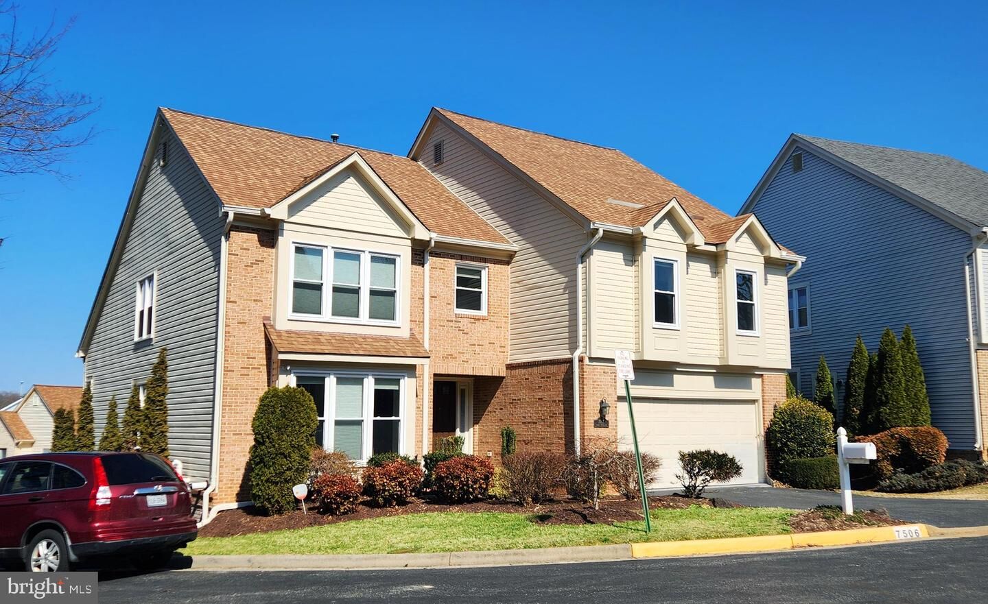 Property Photo:  7506 Silver Maple Lane  VA 22042 