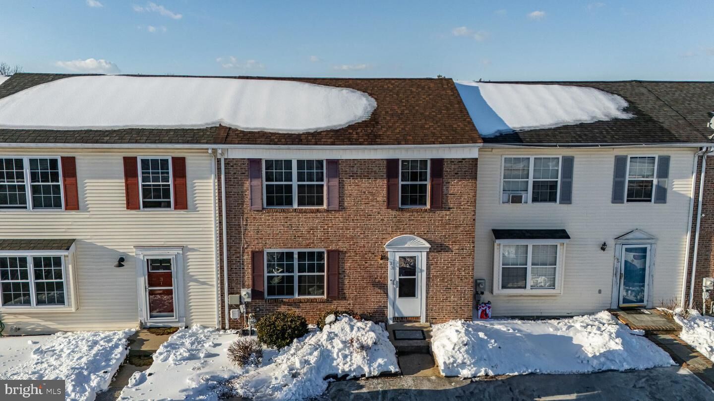 Property Photo:  33 Pepperwood Lane  DE 19701 