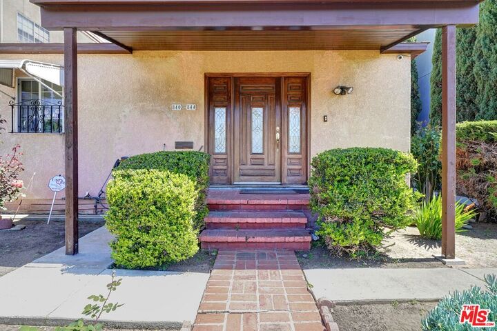 Property Photo: 840 844 N Poinsettia Pl CA 90046