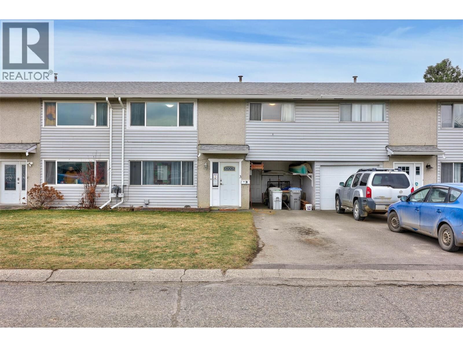 Property Photo: 800 Valhalla Drive 3 BC V2B 1R8