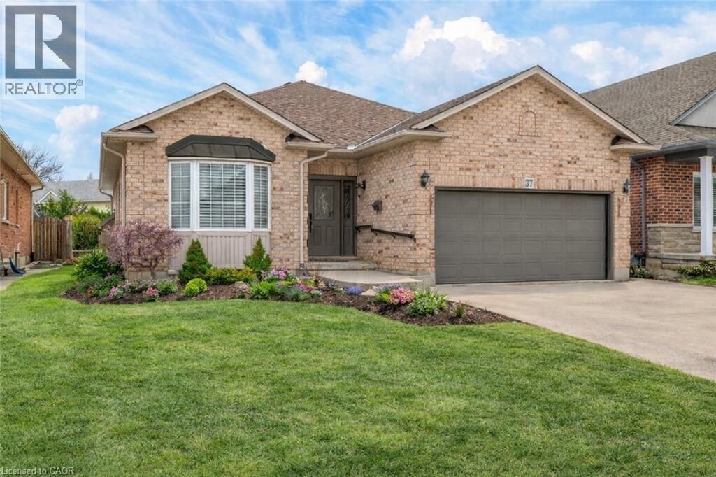 Property Photo:  37 Garth Trails Crescent  ON L9B 2X1 