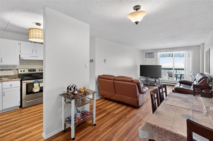 Photo de la propriété:  15 Kennedy Street  MB R3C 3X5 