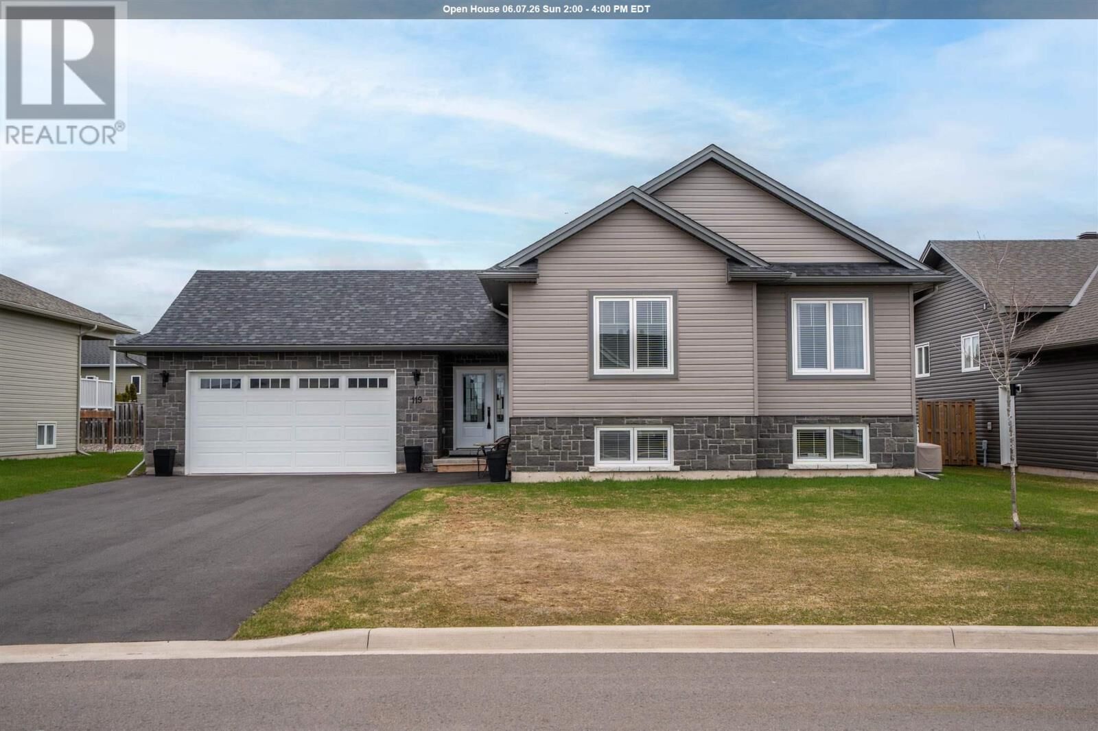 Property Photo: 119 Chatfield Dr ON P6A 0B5