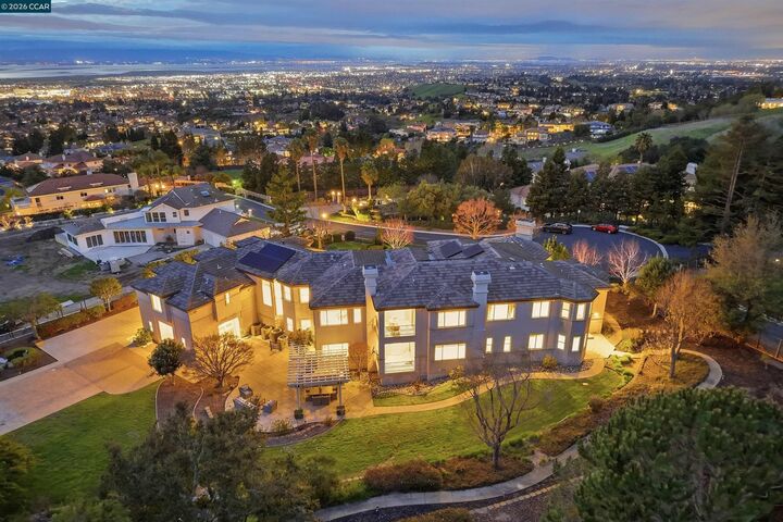 Property Photo: 2981 Grapevine Ter CA 94539