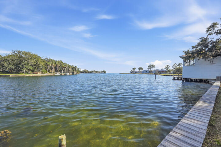 Property Photo:  19 Old Ferry Road  FL 32579 