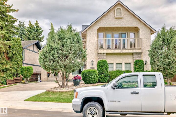 Property Photo: 17416 53 Avenue NW AB T6M 1C4