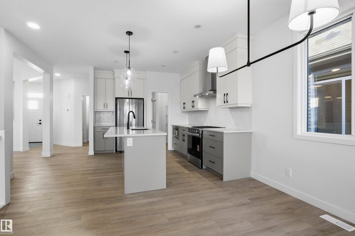 Property Photo:  3704 Cross Landing Landing SW  AB T6W 4M8 