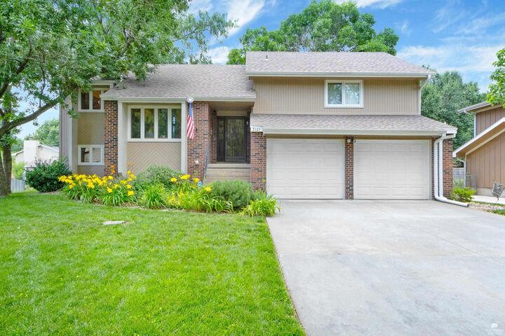 Property Photo: 2105 Farmingdale Ct KS 66503