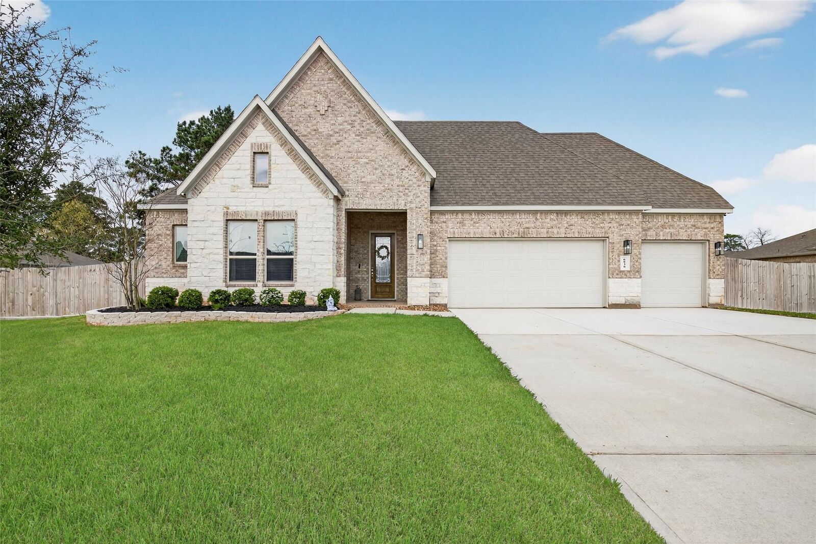 Property Photo:  6038 Leeward Island Drive  TX 77304 