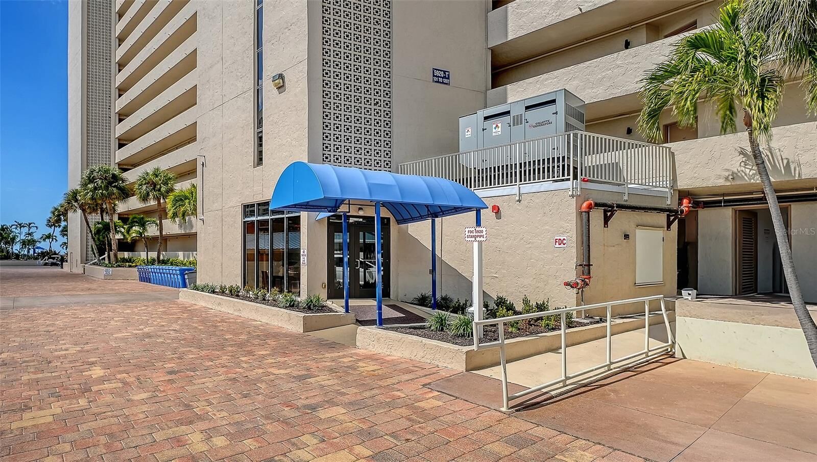 Property Photo:  5920 Midnight Pass Road 1003  FL 34242 