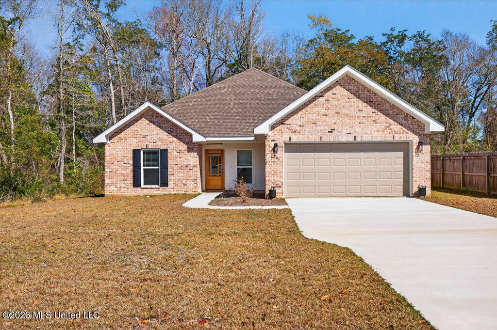 Property Photo:  502 Dynsmore Place  MS 39560 