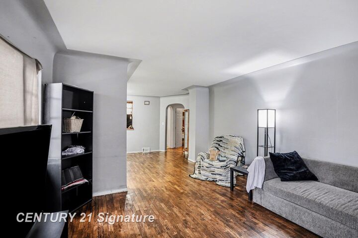 Property Photo:  2002 Marquette Street  MI 48602 