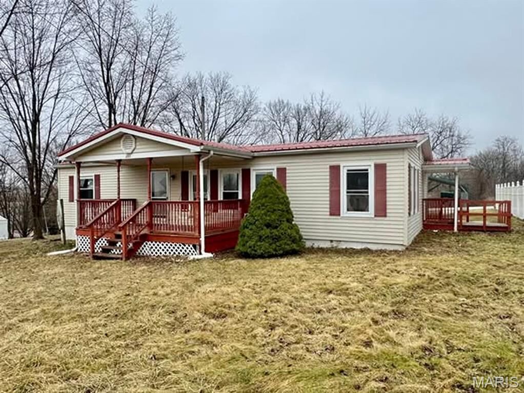 Property Photo: 355 Bainbridge Street IL 62312