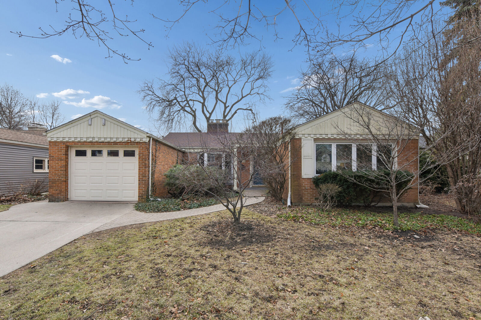 Property Photo:  1736 Keeney Street  IL 60202 