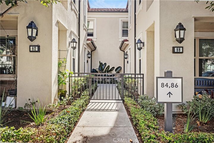 Property Photo: 86 Mayfair CA 92620